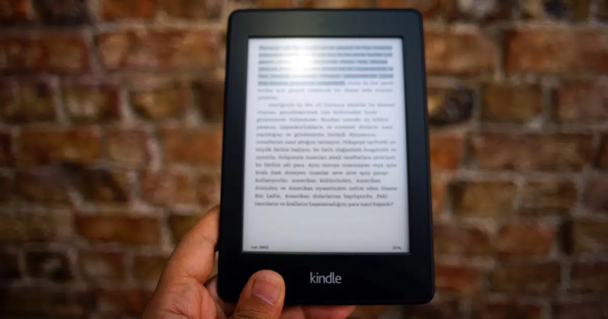 Kindle : comment afficher la couverture du livre en cours