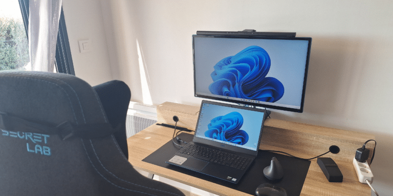 Bureau Avec Screenbar Pro Benq